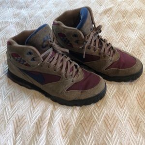 Vintage Nike Hiking Boots Women’s size 7.5